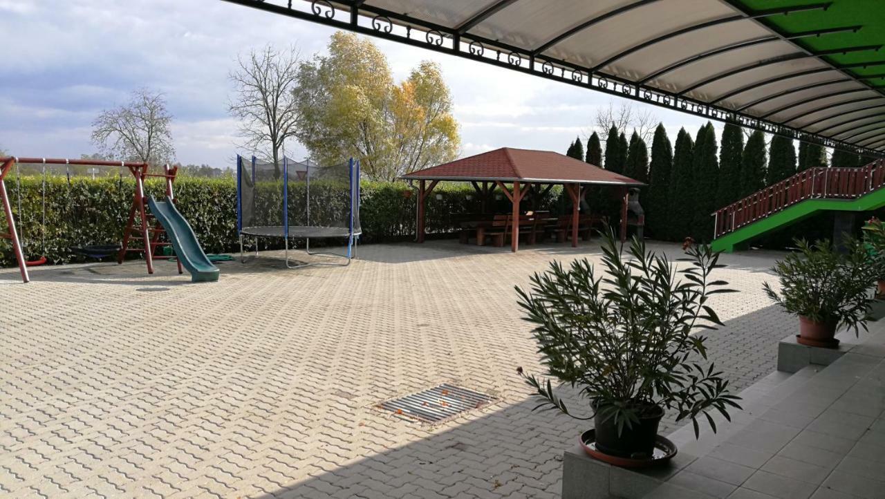 Apartman Taktik Velky Meder Exterior photo